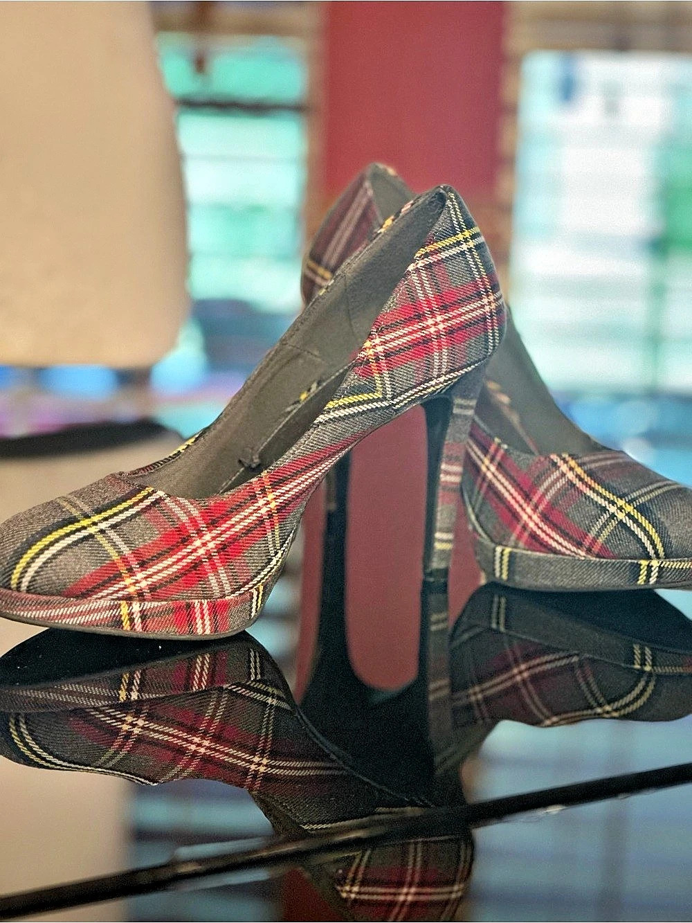 Fioni Plaid Pointed-Toe Heels in Black & Red Size US 8